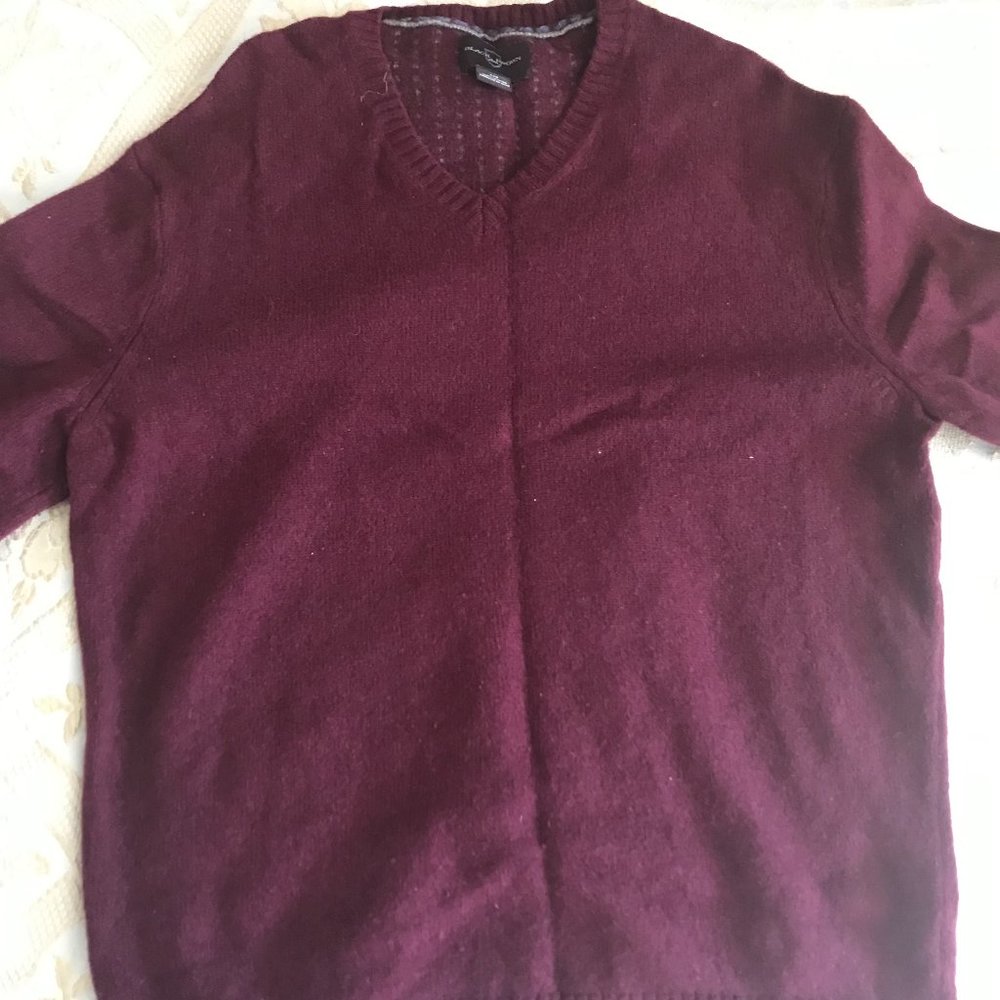 BLACK BROWN 1826Burgundy V Neck Sweater